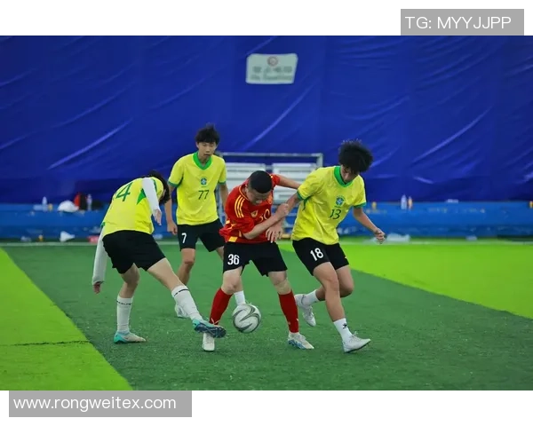 足球明星骑踏板精彩瞬间集锦带你领略不一样的运动魅力与激情